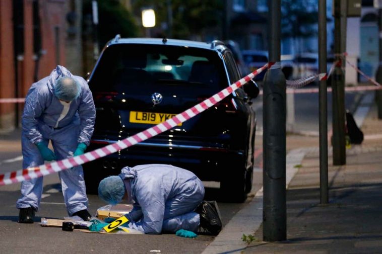 Londra A șasea Crimă In Ultimele Cinci Zile Bărbat De 40 De Ani
