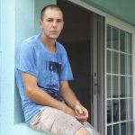 Prins cu carduri false, un român arestat în Bermuda vrea acasă: „Înnebunesc, vreau să mă sinucid!” Nu poate părăsi teritoriul britanic din cauza pandemiei