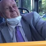 ȘOCANT! Pensionar englez luat la bătaie într-un autobuz de doi bărbați negri după ce i-a făcut pe aceștia „maimuțe”
