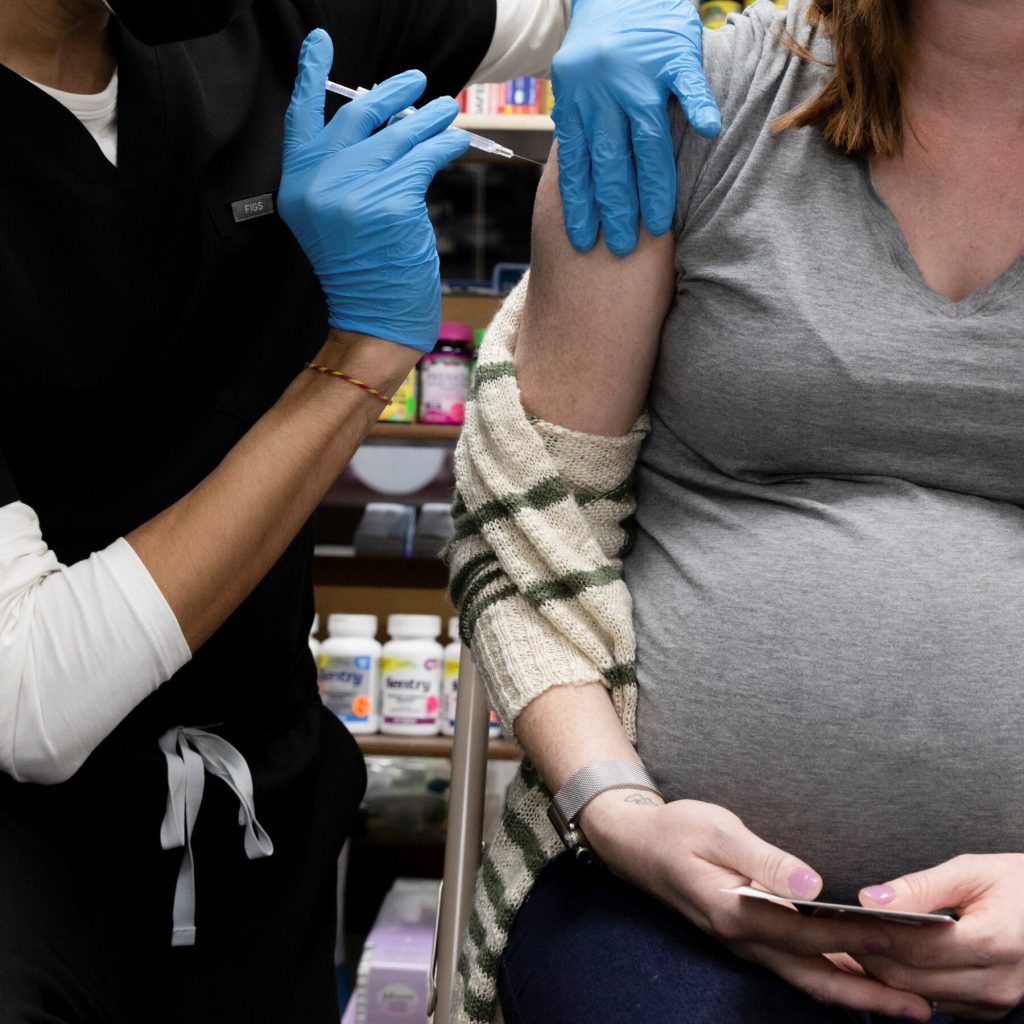 Marea Britanie: 13 femei însărcinate au murit din cauza Covid din iulie