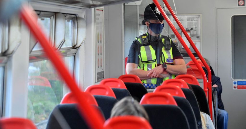 Prins în timp ce se masturba în fața copiilor într-un tren spre Londra