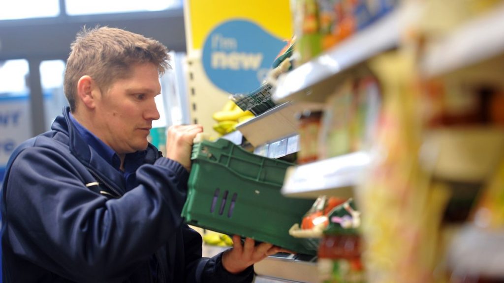Supermarketurile din Marea Britanie angajează 100.000 de sezonieri