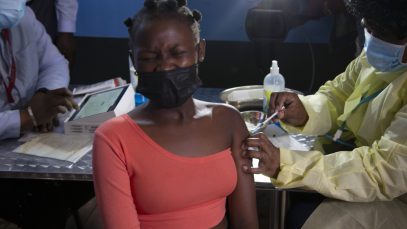 COVID - VARIANTA GROAZEI. Marea Britanie interzice călătoriile din mai multe țări africane. Vaccinurile, ineficiente la varianta Botswana