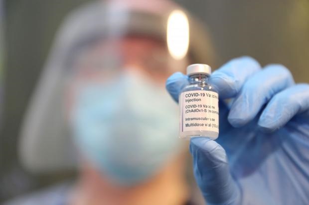 Șeful Moderna: Vaccinurile actuale vor trebui modificate pentru varianta Omicron
