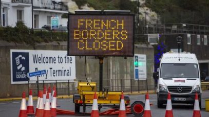 Franța închide granița cu Marea Britanie din cauza răspândirii Omicron în regat