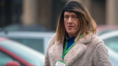 Anglia: Un pedofil de 60 de ani care se identifică drept femeie, condamnat după ce a făcut sex cu un câine