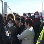 Mii de români veniți de sărbători din Marea Britanie, trimiși în carantină la intrarea în țară