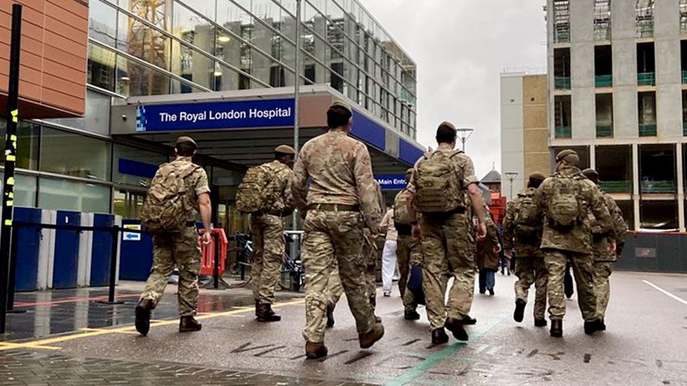 Armata ajută spitalele aflate în criză din cauza COVID-19 în Londra