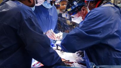 Premieră mondială! Unui bărbat de 57 de ani i s-a transplantat inima unui porc