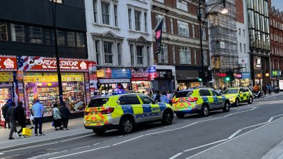 Londra: Bărbat înjunghiat pe Oxford Street, în fața trecătorilor îngroziți