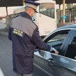 Galați: Conducea un autoturism înmatriculat în Marea Britanie cu permisul suspendat