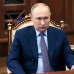 Conflict în UCRAINA: Putin ordonă trupelor rusești să „mențină pacea” în teritoriile separatiste. Occidentul pregătește sancțiuni și arme pentru Kiev
