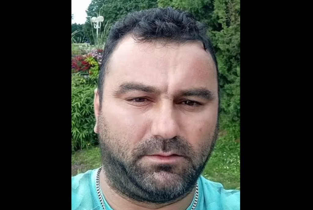 INCREDIBIL: Un român din Anglia care și-a tăiat mâna în timp ce își înjunghia soția primește despăgubiri de la NHS