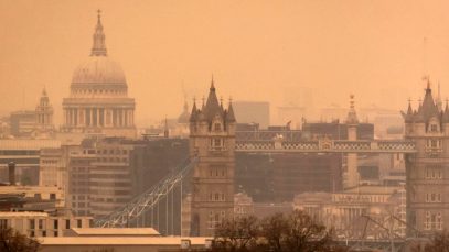 Imagini apocaliptice în Londra. „Ploaia de sânge” a ajuns în Anglia