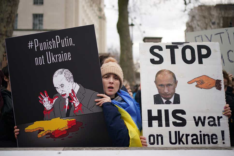 Rușii din Londra se alătură protestelor pro-Ucraina. „Oamenii sunt îngroziți că Putin îi poate găsi oriunde”
