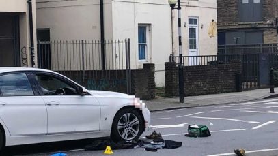 Clipe de groază în Londra: Victima înjunghiată s-a prăbușit în sânge pe capota unui Uber