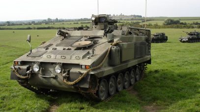 Marea Britanie trimite în Ucraina vehicule blindate, echipate cu rachete anti-aeriene