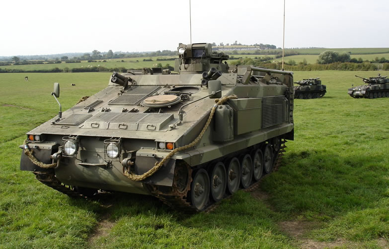 Marea Britanie trimite în Ucraina vehicule blindate, echipate cu rachete anti-aeriene