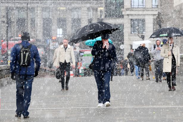 Iarnă în aprilie în Marea Britanie. Se anunță noi căderi de zăpadă și temperaturi de -7 C 