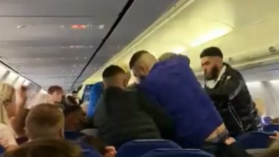 VIDEO - Bătaie într-un avion Manchester-Amsterdam. Șase britanici, arestați la aterizare