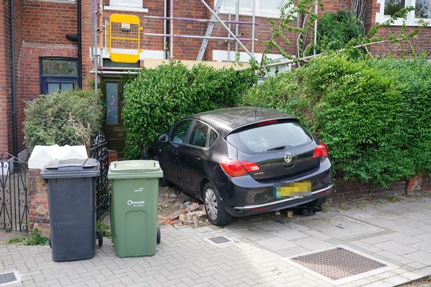 Un șofer a intrat cu mașina în casa lui Boris Johnson din sudul Londrei