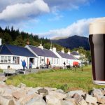 Cel mai îndepărtat pub din Marea Britanie servește bere gratuit