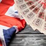 Milioane de gospodării din Marea Britanie urmează să primească bonusuri