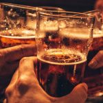 Marea Britanie îngheață taxa pe alcool